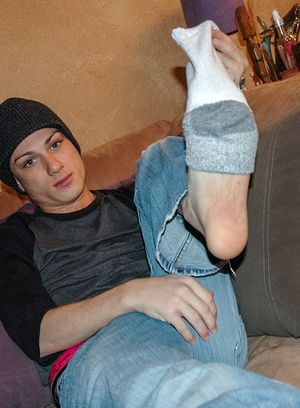 Phillip Ashton shows off his feet and body