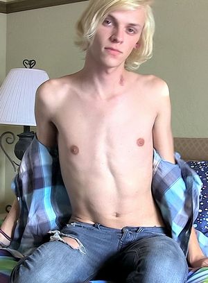 american blonde jerking off kayden alexander masturbation pornstar selfshot twink 
